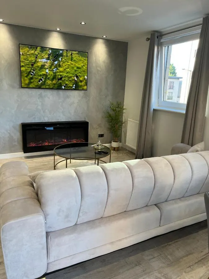 Strada Apartment EDI