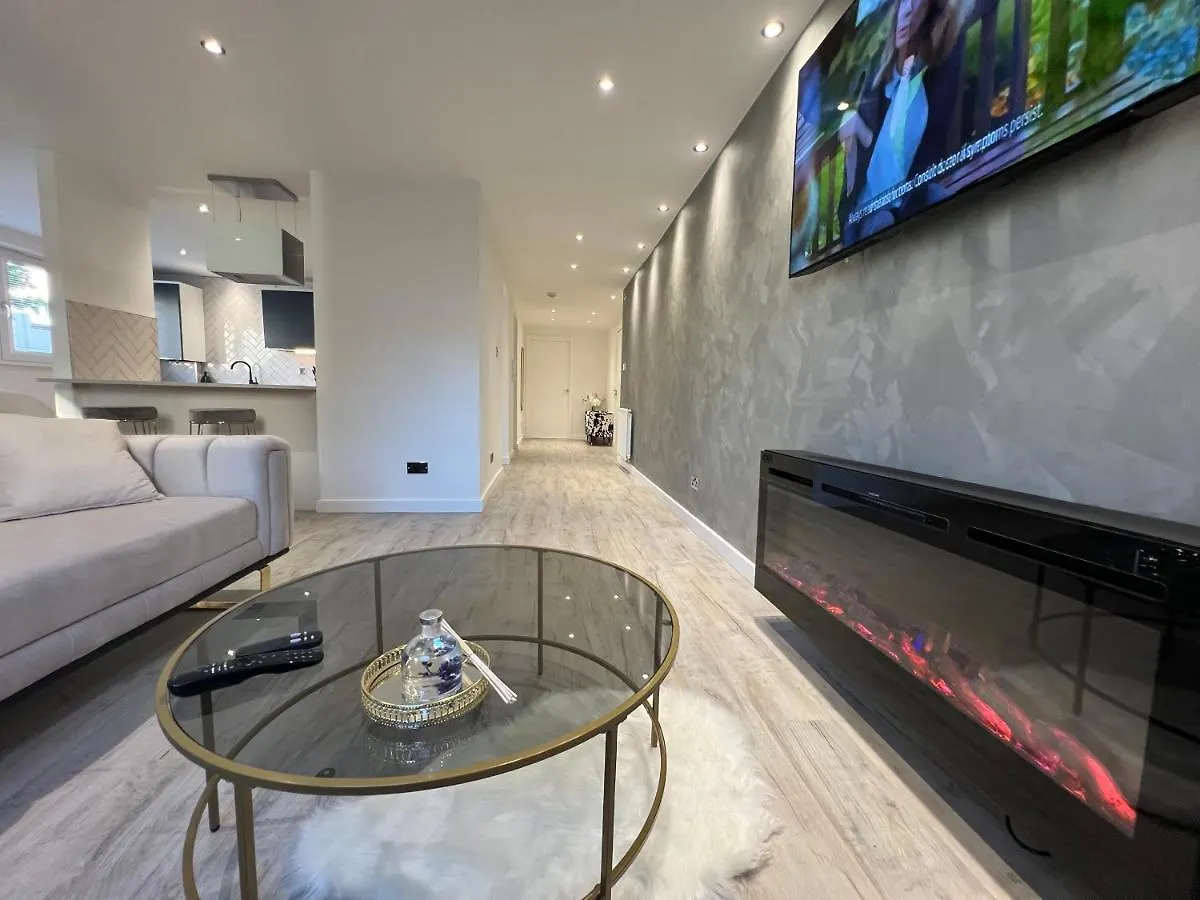 Strada Apartment EDI