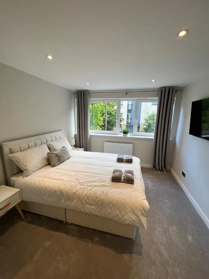 Strada Apartment EDI 0*,