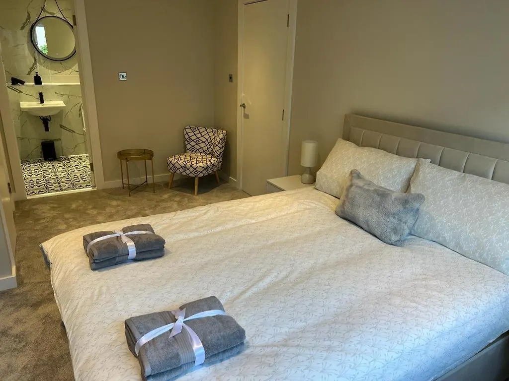 Strada Apartment EDI